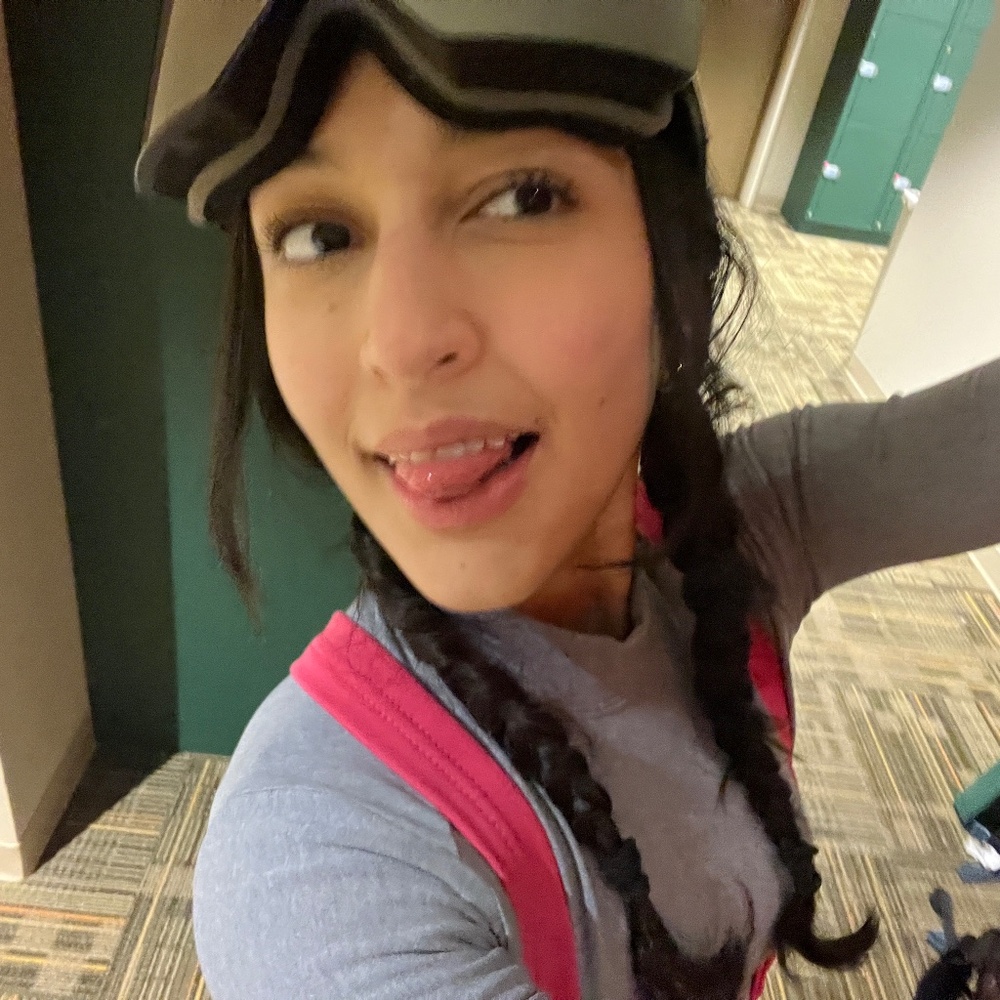 Meet your Posher, Gabriela
